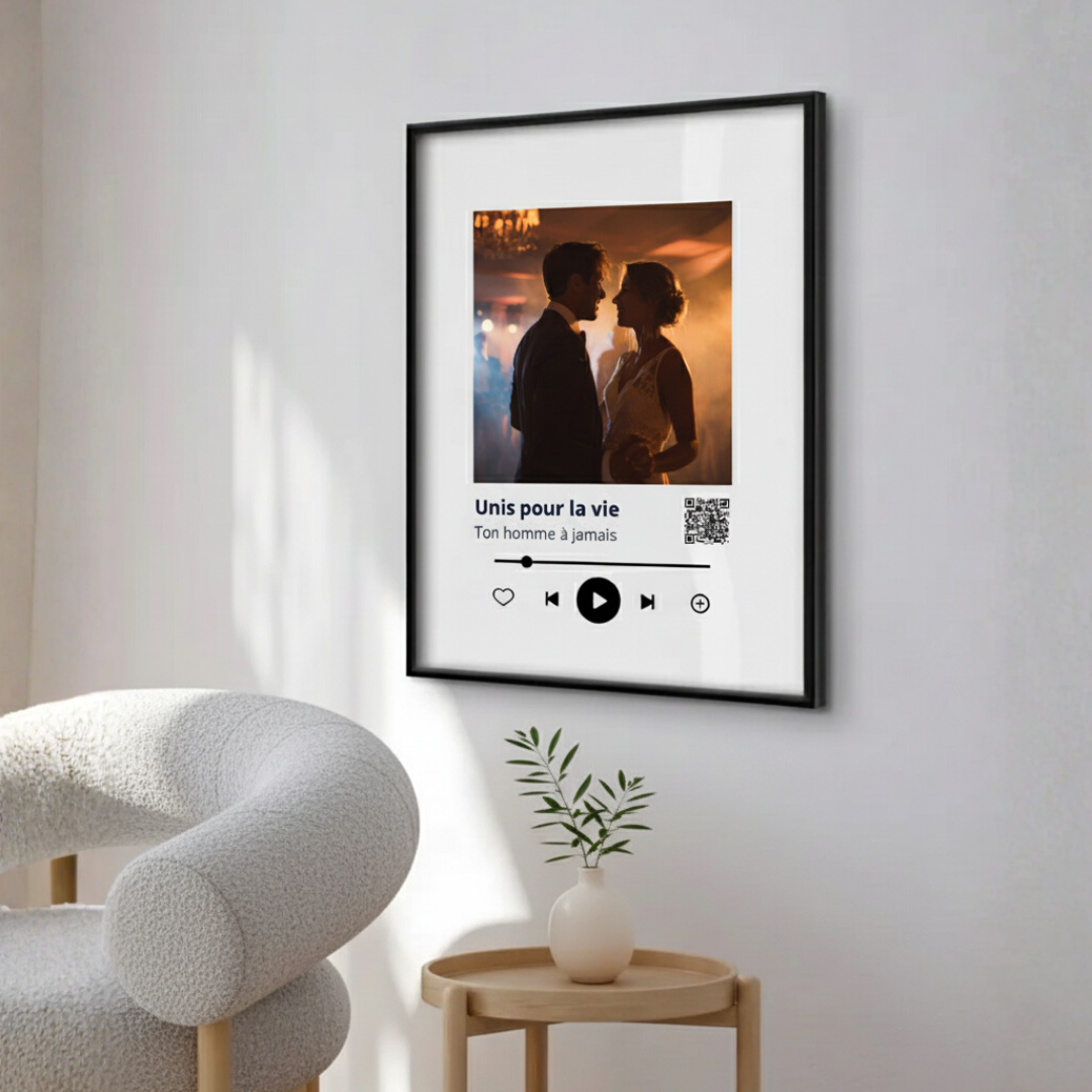 Elegantní černý osobní rám s designem TailorTune